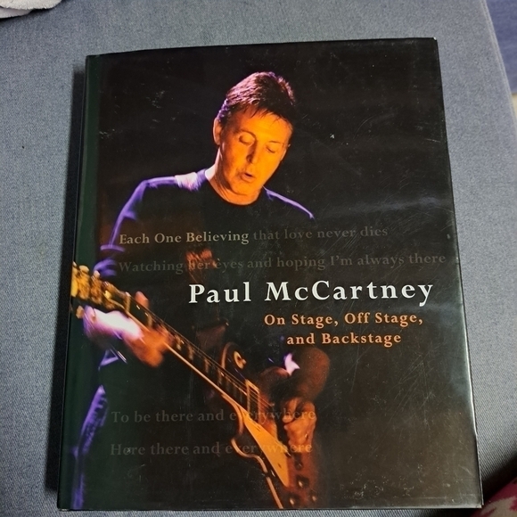 Paul MCCARTNEY/EACH ONE BELIEVING: ON THE ROAD, OFF THE ROAD AND BACKSTAGE - Picture 1 of 7